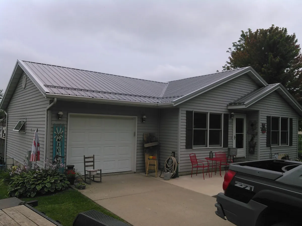 A ranch home with a low-maintenance metal roof